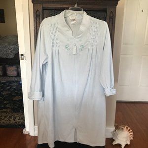 COZEE CORNER: BLUE ZIPPERED FRONT ROBE XL
